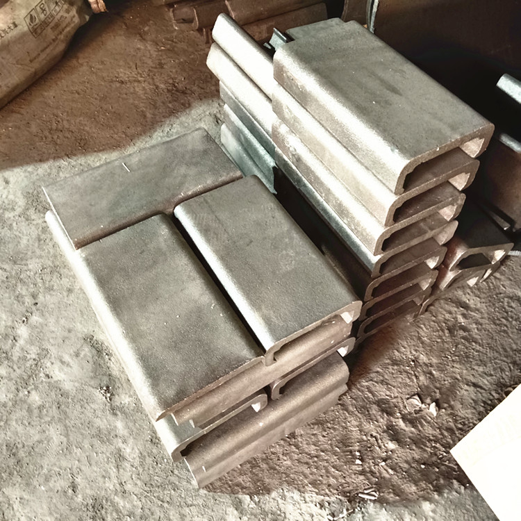 耐磨衬板与典型材料的耐磨性对比